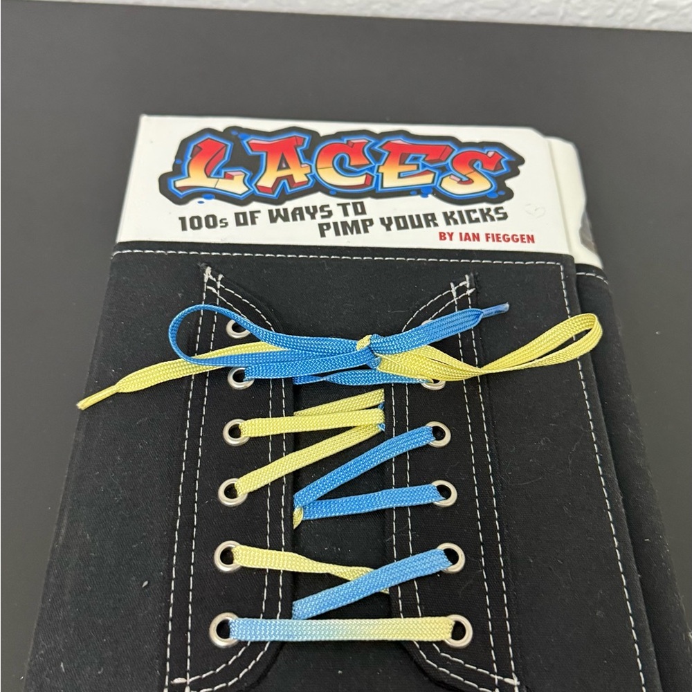Ian Fieggen Laces: 100s of Ways to Pimp Your Kicks Book